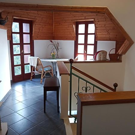 Borostyan Vendeghaz Apartment Balatonkeresztúr Екстериор снимка