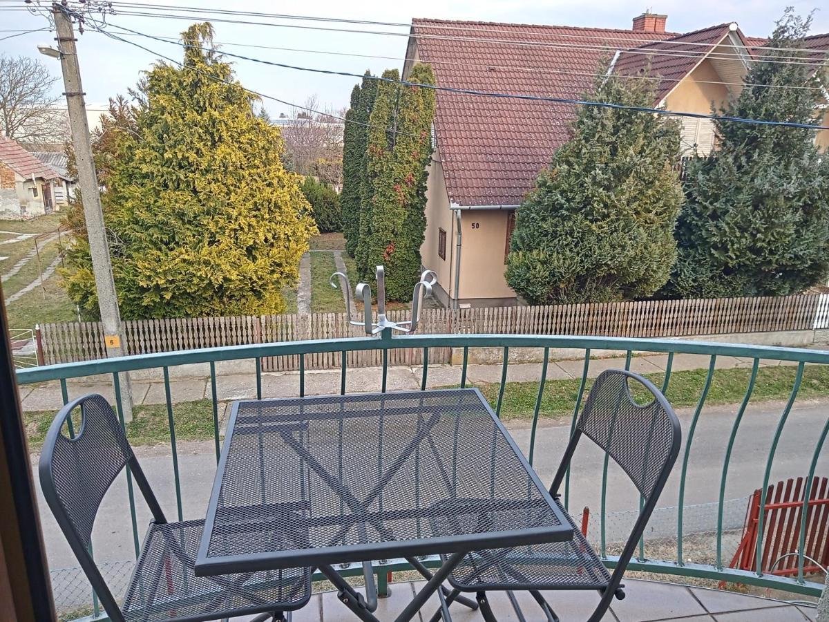 Borostyan Vendeghaz Apartment Balatonkeresztúr Екстериор снимка